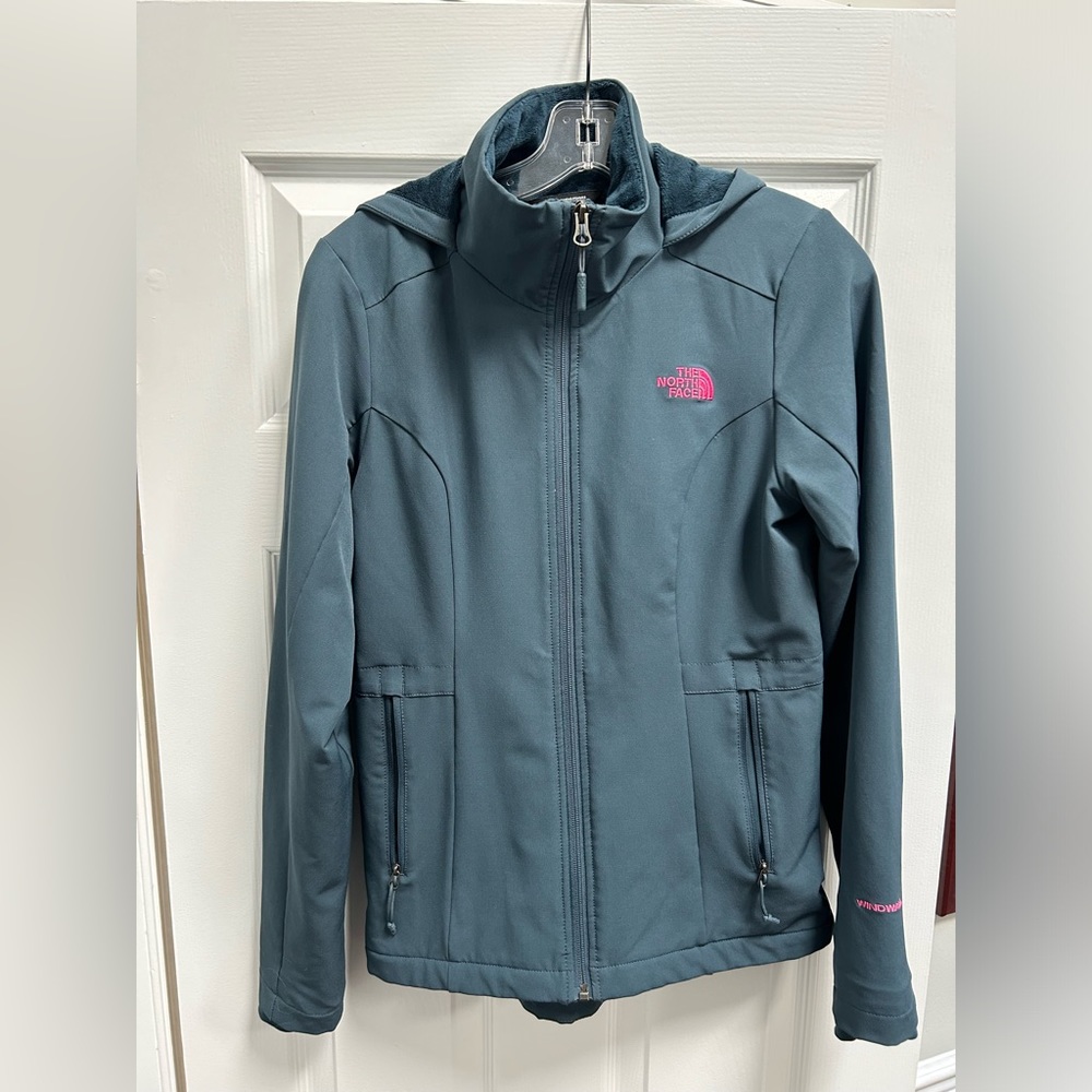 The North Face Women’s Windwall Jacket